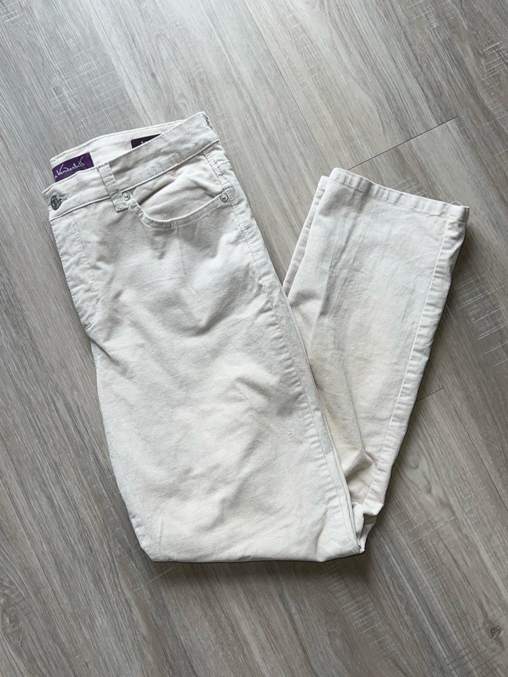 Gloria Vanderbilt corduroy ribbed cream Amanda pants, size 12